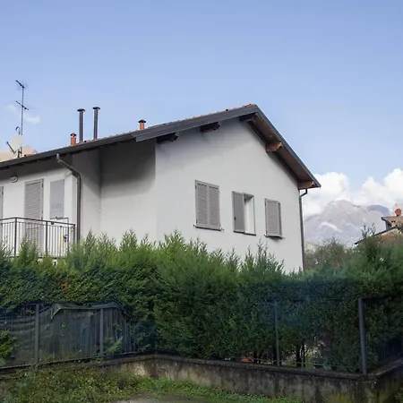 Con Giardino E Parcheggio Privato Апартаменты *