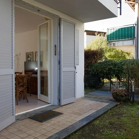 Con Giardino E Parcheggio Privato 아파트 *