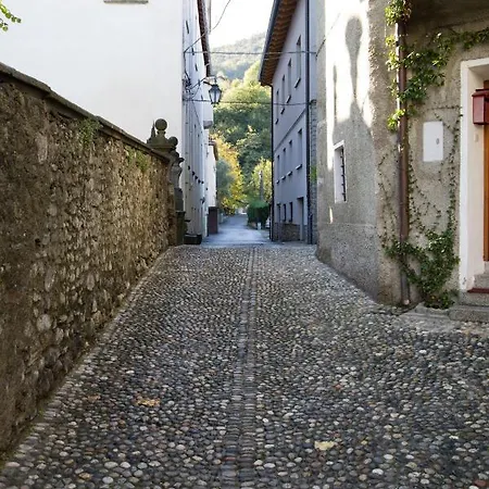 Con Giardino E Parcheggio Privato Белладжо