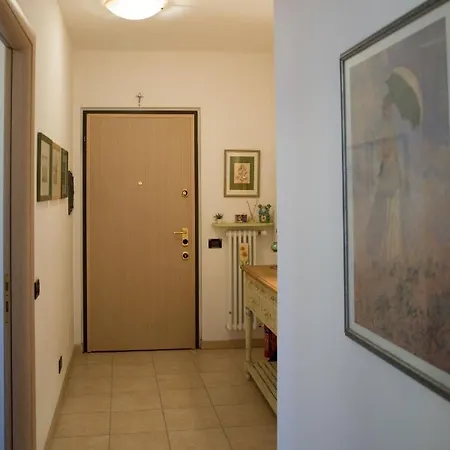 Con Giardino E Parcheggio Privato Белладжо