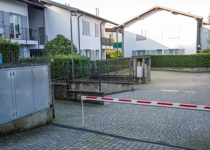 Con Giardino E Parcheggio Privato 贝拉焦