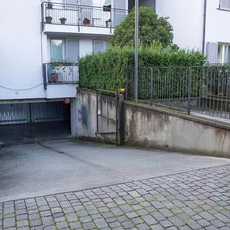 Con Giardino E Parcheggio Privato